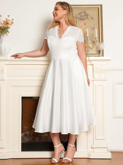 pretty HARLEY|Plus Size V-neck Lace Bodice A-line Cocktail Dress with Pockets
