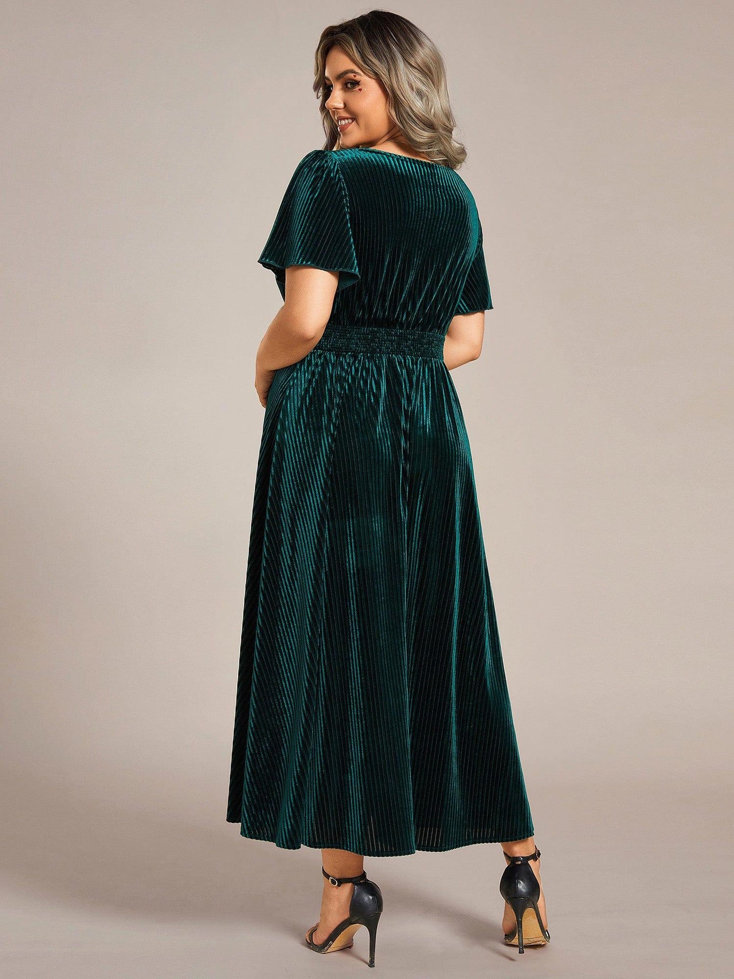 ever AZALEA|Graceful V-Neck Waist Design Short Sleeves Fall Velvet Midi Bridesmaid Dress