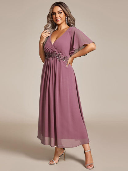 pretty DAHLIA|Plus Size Elegant Short Sleeves V-Neck Floral Applique Wedding Guest Dress
