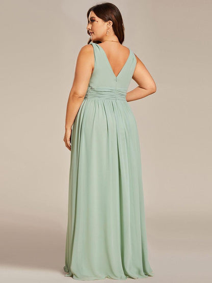 pretty HUSH|Plus Size Sleeveless V-Neck Chiffon Semi Bridesmaid Dress