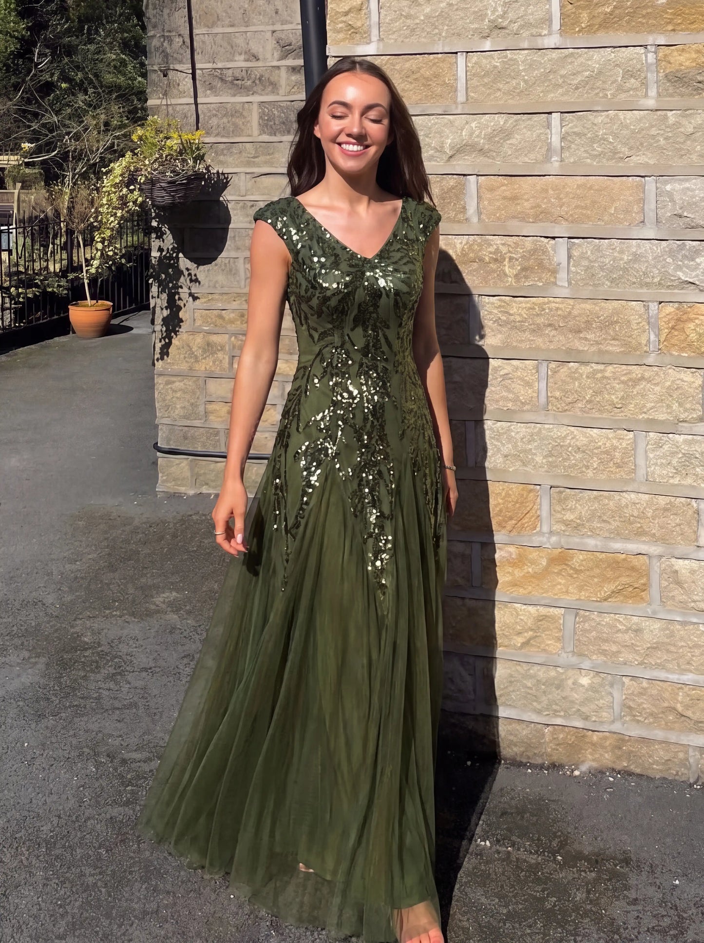 ever FREYA|Embroidered Sequin Cap Sleeve High Stretch Evening Dress